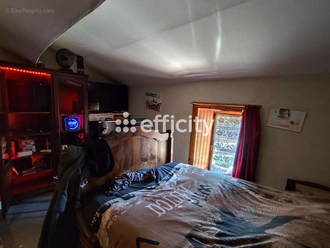 Maison à SAINT-DENIS-DU-PIN