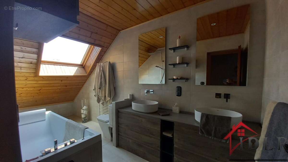 Maison à CHARCIER