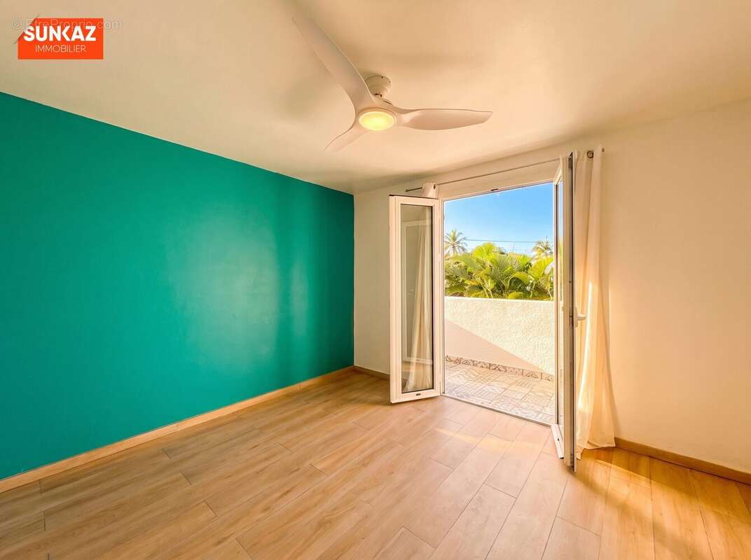Maison 125 m² à Saint-Pierre  - photo 9