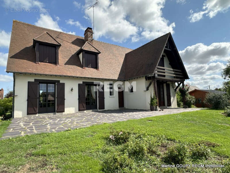 Maison à FEROLLES