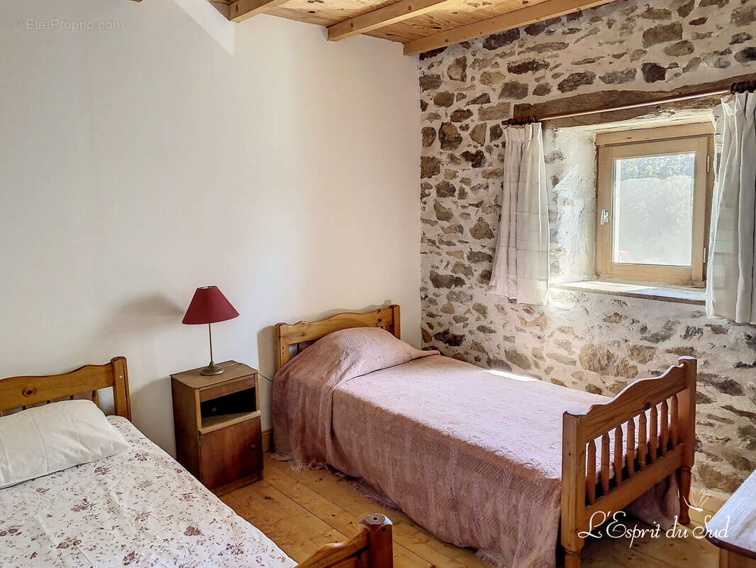 Maison à PREVINQUIERES