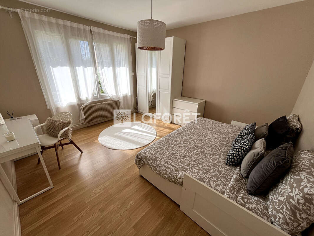 Appartement à LES MUREAUX