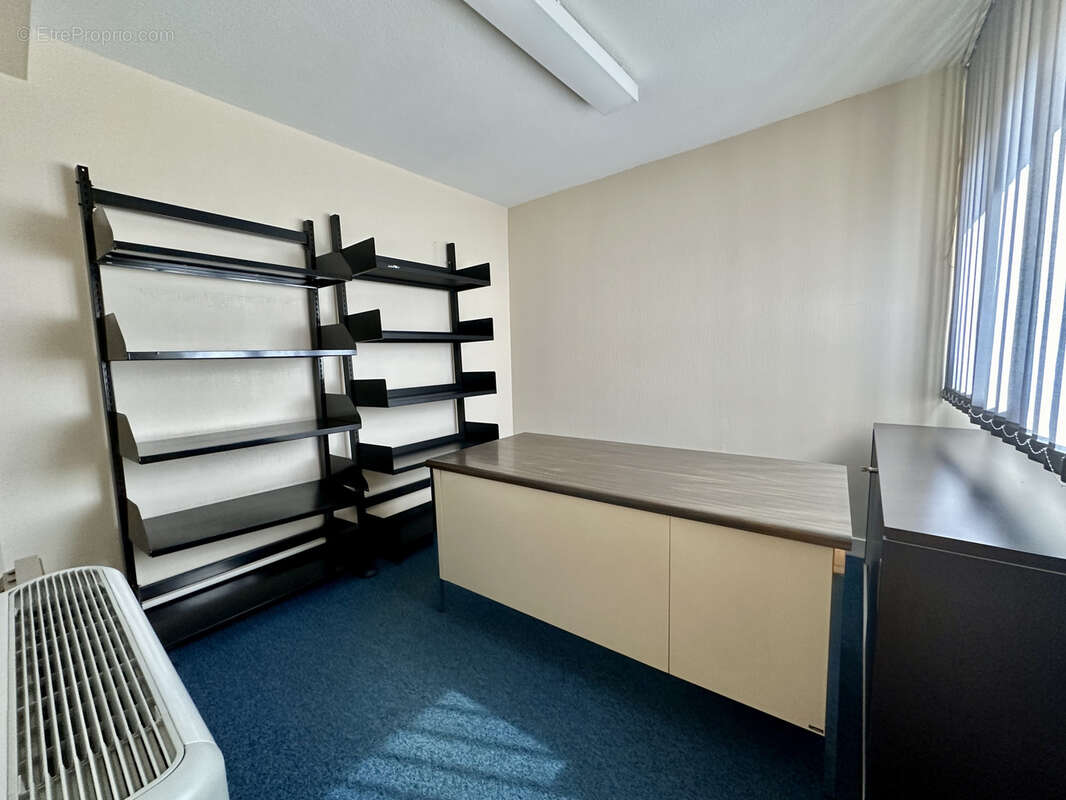 Commerce à SARLAT-LA-CANEDA