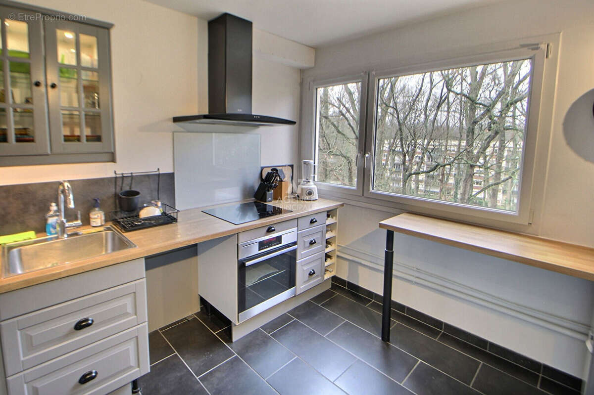 Appartement à VERNEUIL-SUR-SEINE