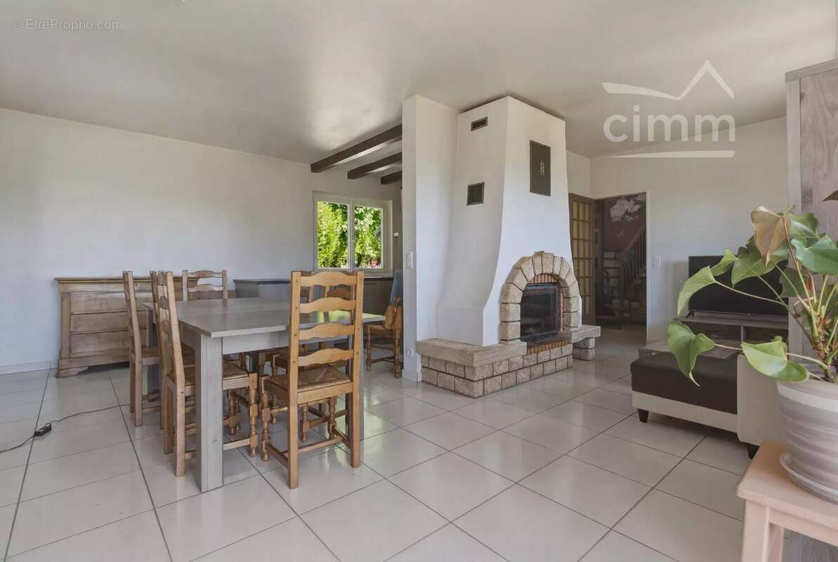 Maison à LA TERRASSE
