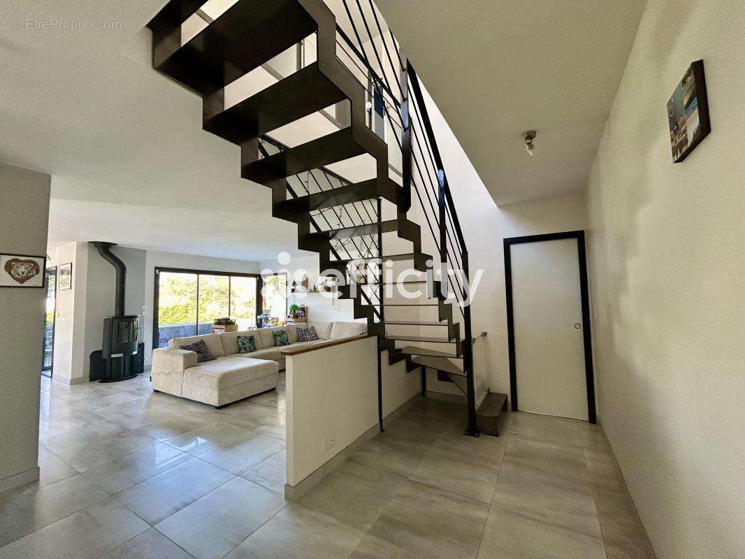 Maison à VEZIN-LE-COQUET