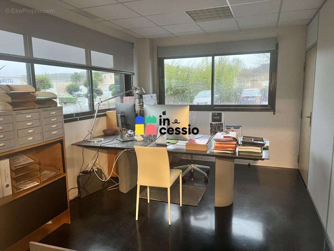 ? À VENDRE – Bâtiment d'activité / commerce – 1 750 - photo 8