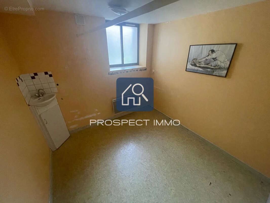 Commerce à SEVERAC-LE-CHATEAU