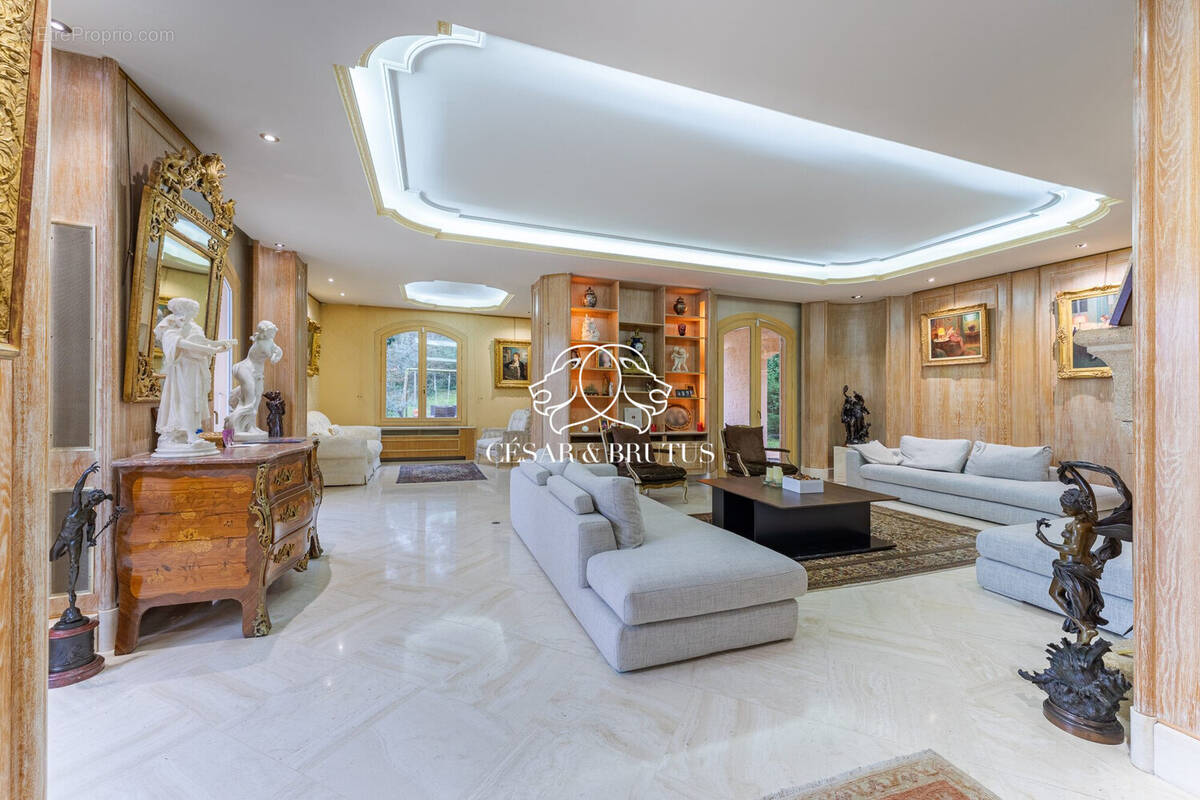 Maison à COLLONGES-AU-MONT-D&#039;OR