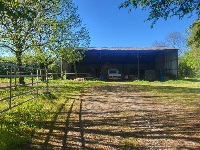 Propriete à vendre 10 pièces AUBIGNY (79) Terrain 27 715 m² - photo 14