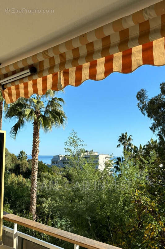 Appartement à VALLAURIS