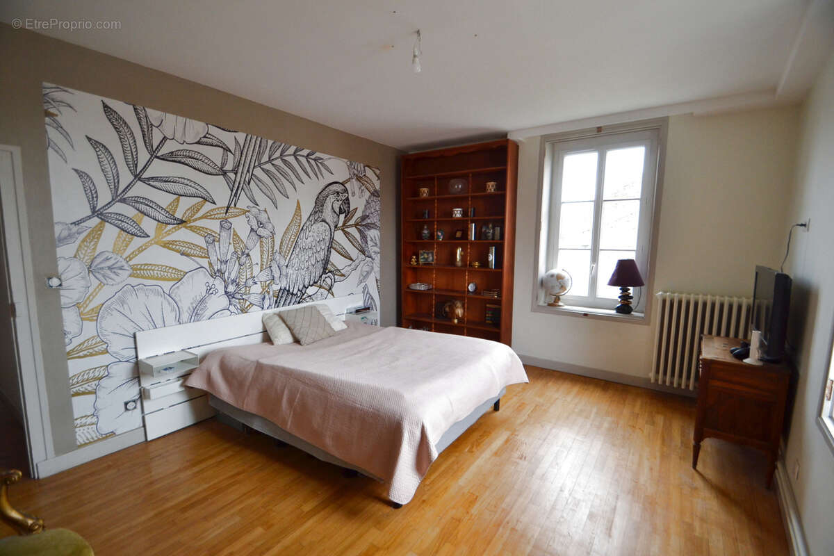 GANNAT Centre, belle maison de caractère de 193 m2 habitables - photo 7
