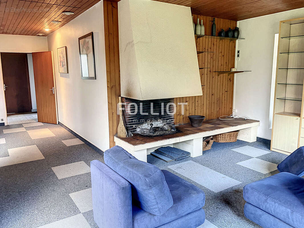 Maison à SAINT-JEAN-DES-CHAMPS