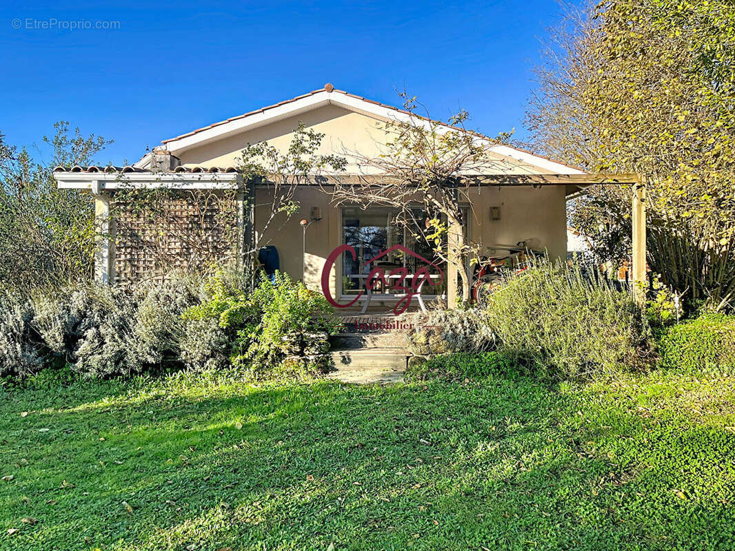 Maison à BLANQUEFORT