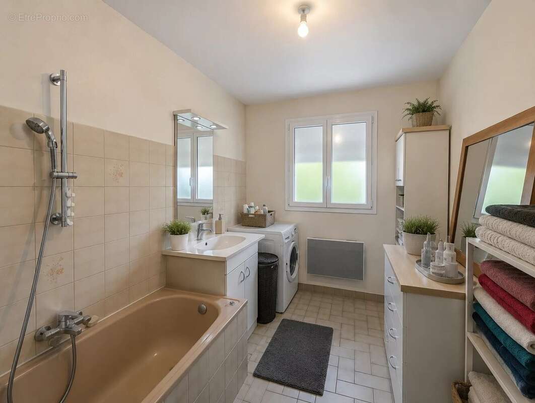 Réf. 2299 – Pavillon 5 ch. avec sous‑sol & grand jardin - photo 8