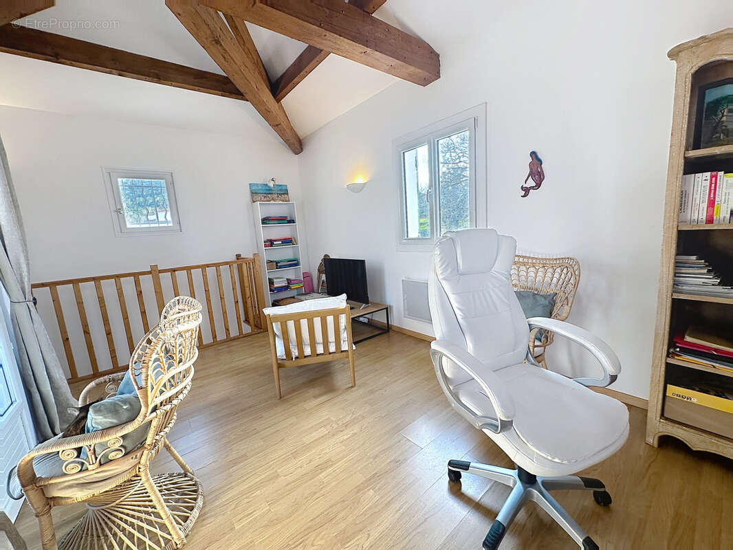 Maison à BAGNOLS-EN-FORET