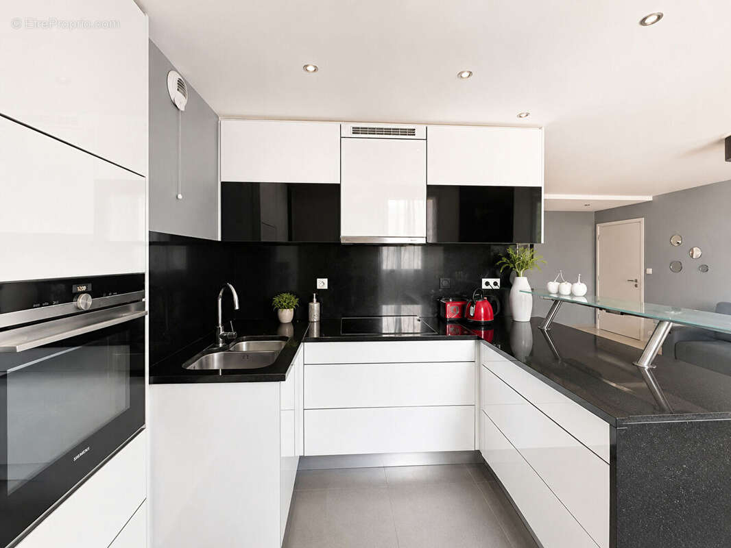 Appartement à MANDRES-LES-ROSES