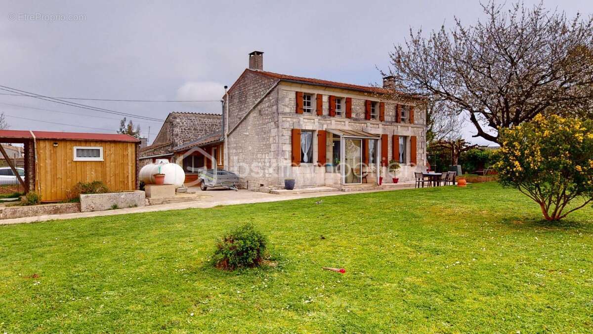 Maison à PLASSAY