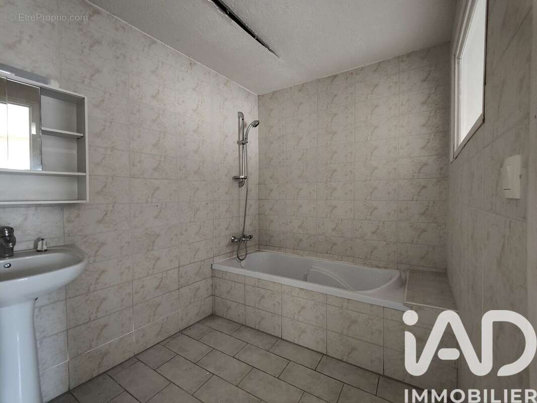 Photo 4 - Maison à SAINT-JULIEN-MOLHESABATE