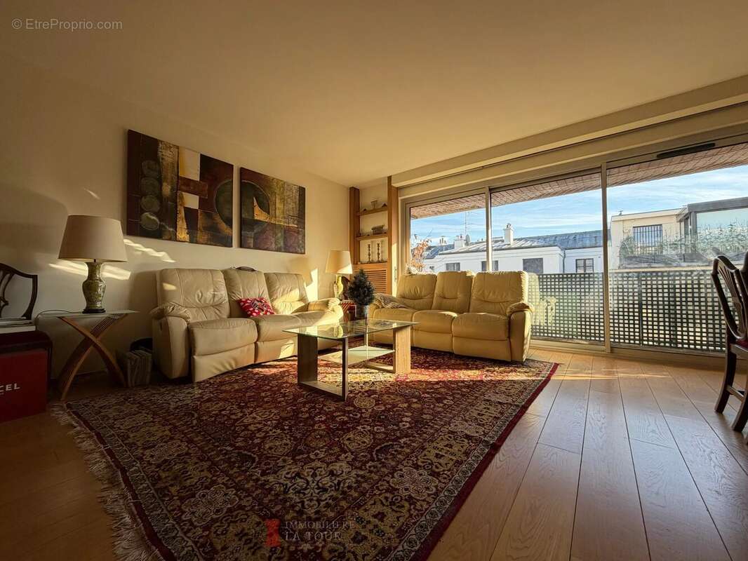 Appartement à NEUILLY-SUR-SEINE