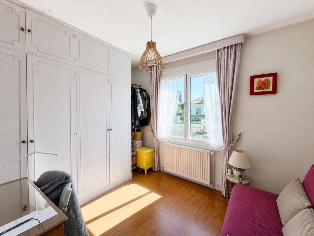Maison de 8 pièces de 141 m² à La Chapelle-Saint-Laurent - photo 8