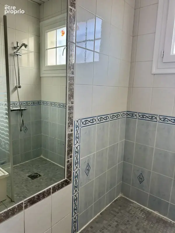 Vis de plain pied, à lorris, 4 chambres, piscine, garages, commerces à pied - photo 11