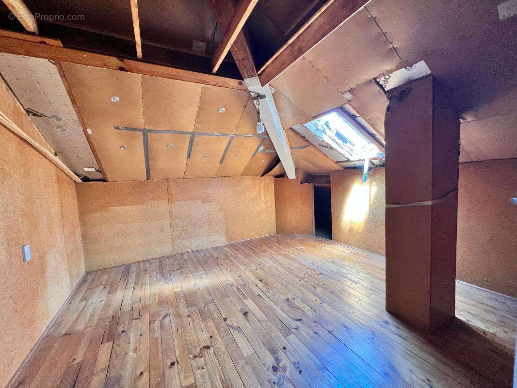 Maison 6 Pièces de près de 145 m2 à vendre dans le secteur du VERNAY - photo 15