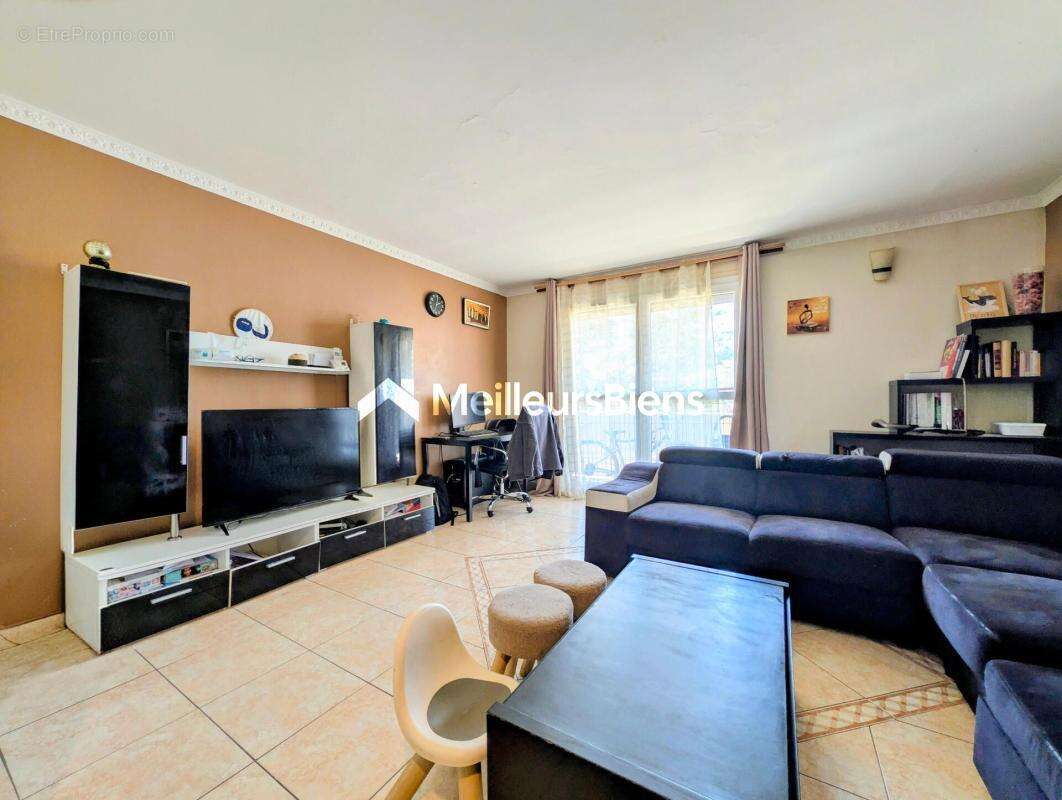 Appartement à LES MUREAUX