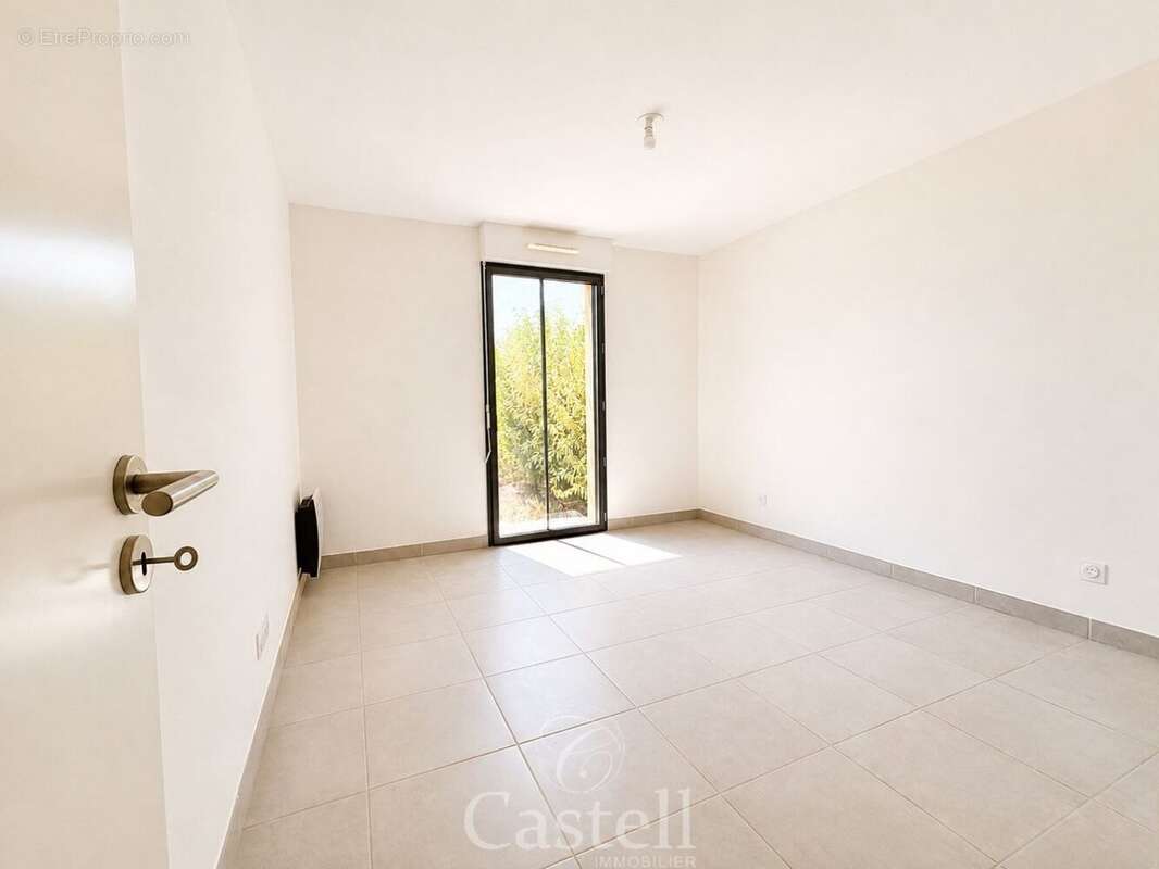 *** appartement 4 pieces, jardin, 2 parkings *** - photo 9