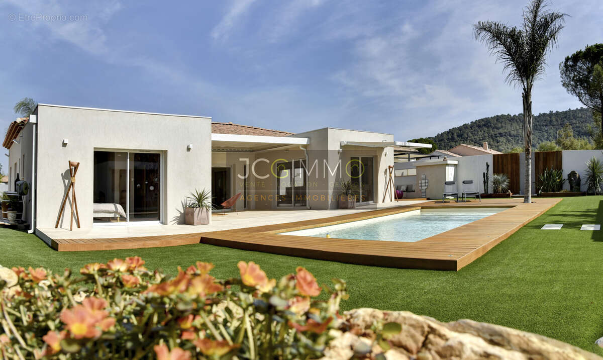 Maison à HYERES