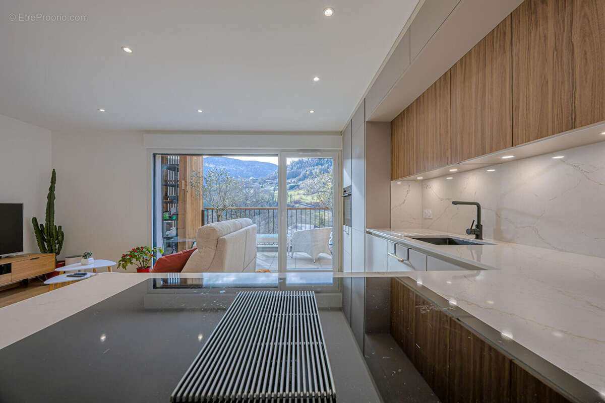Appartement à DINGY-SAINT-CLAIR