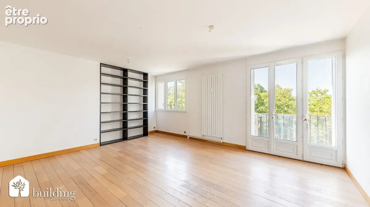 A vendre - Neuilly-sur-Seine Proche Saussaye - Appartement 6 pièces avec balcon de 97.10m² - photo 4