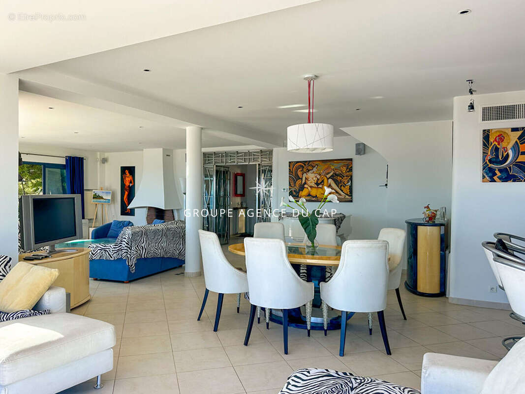 Maison à LES ISSAMBRES