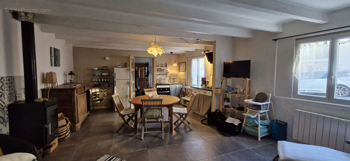 Maison à MORTAGNE-SUR-GIRONDE