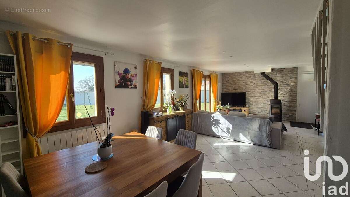 Photo 4 - Maison à COURPALAY