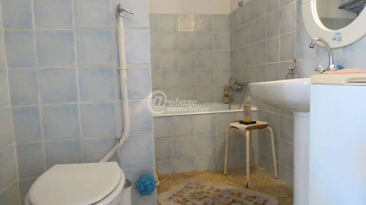 Appartement à MARSEILLE-4E