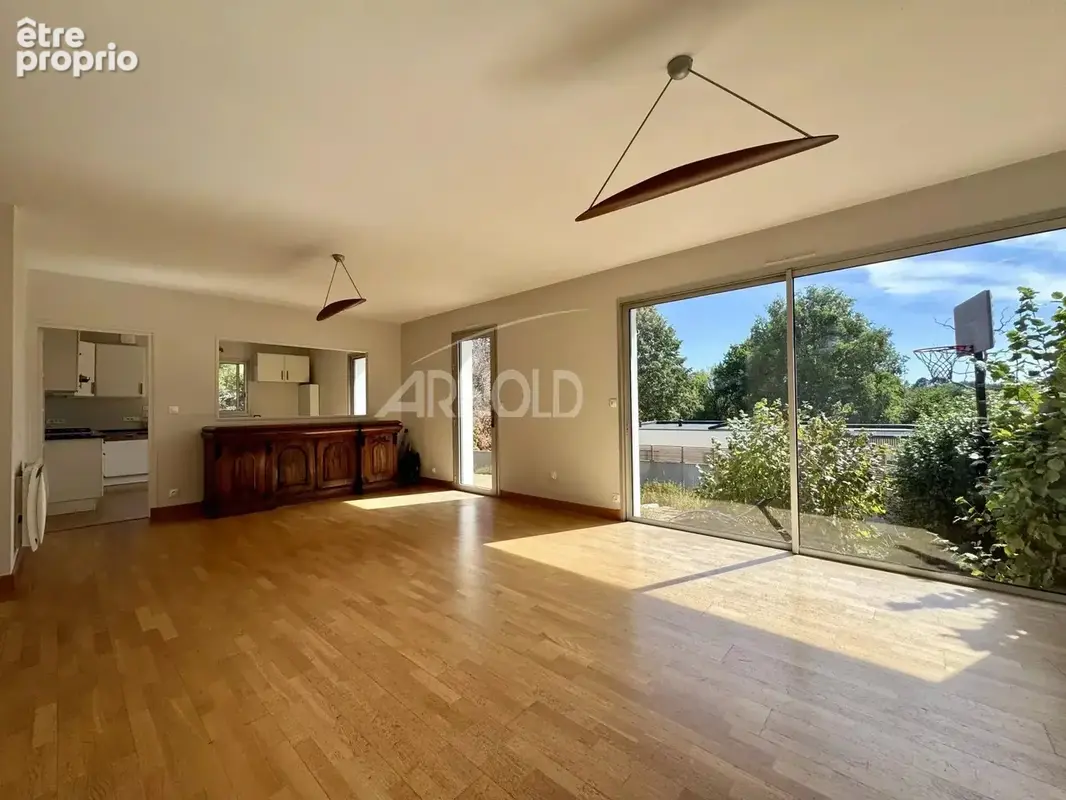Orvault Bourg - Maison 5 chambres, jardin et vue dégagée - photo 6