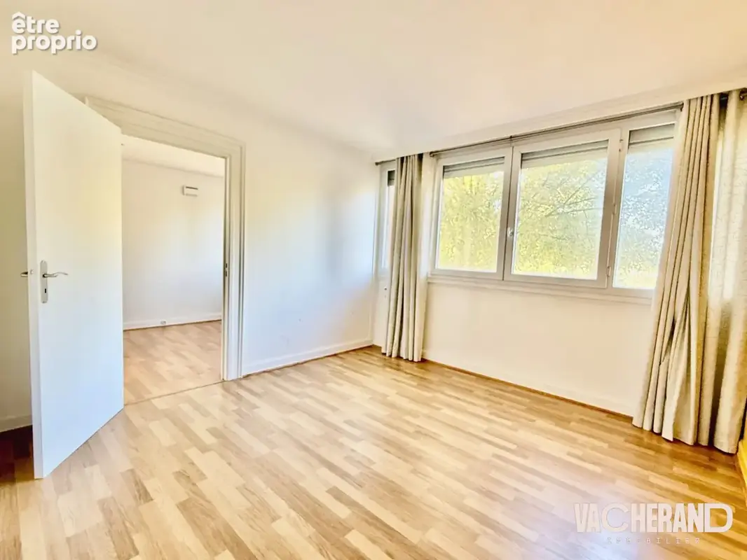 Appartement 4 pièces 101 m² à vendre à Lille (59000) - photo 2