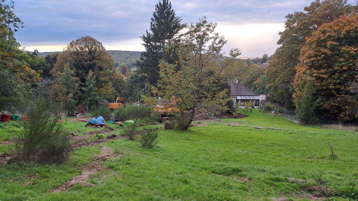 Terrain à SAINT-REMY-LES-CHEVREUSE
