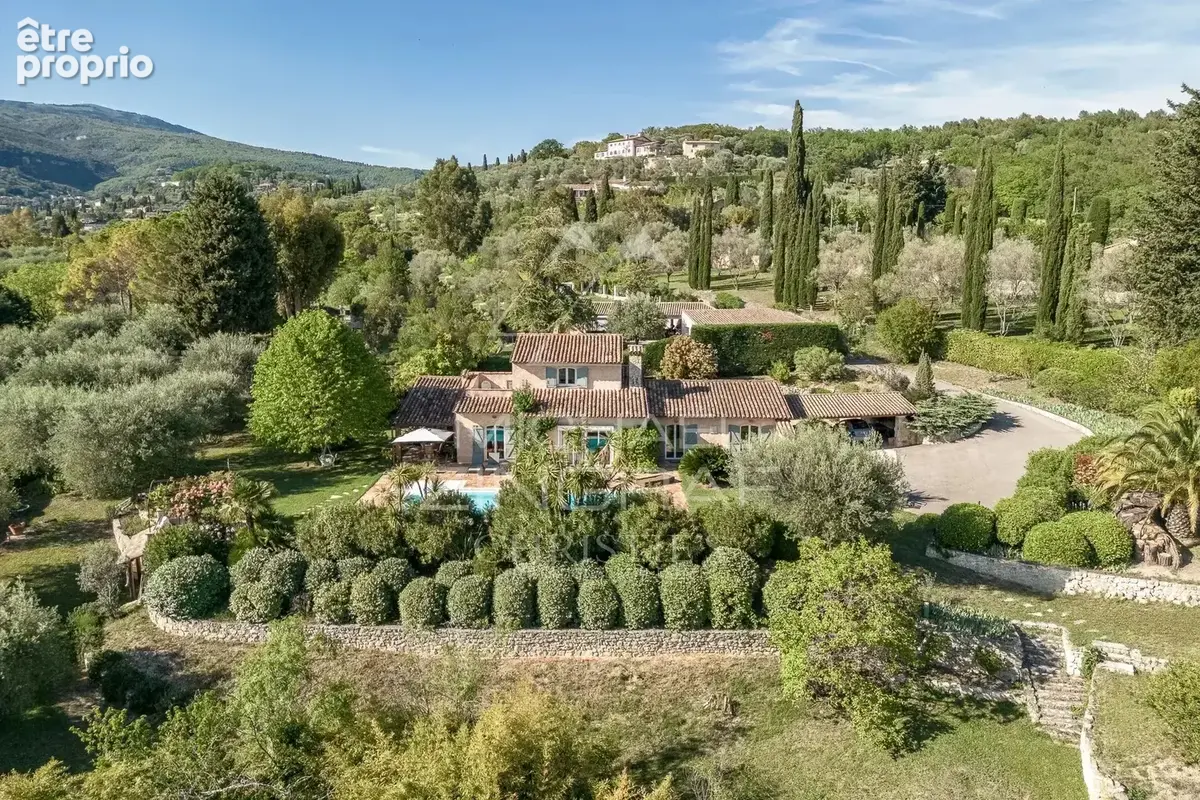 Villa Provençale d’Exception avec Vue Dégagée et Jardin de 4 375 m² à Plascassier - photo 14