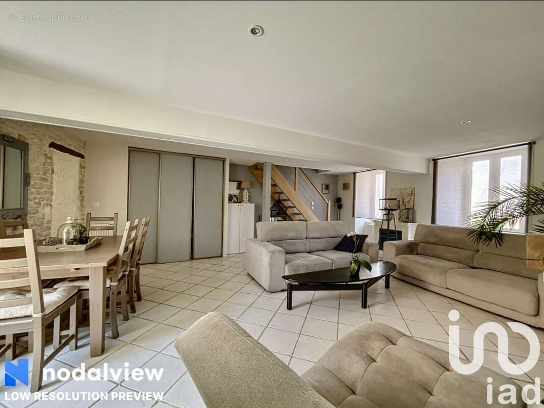Maison 86 m² à La Jarrie  - photo 9