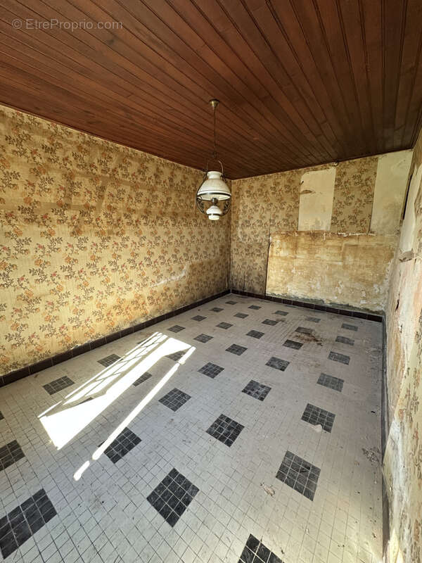 Maison à LA ROCHE-CHALAIS