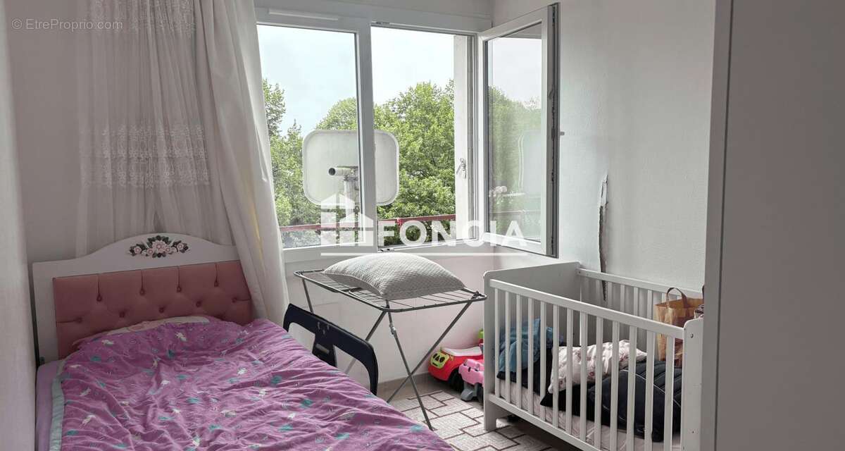Appartement à SAINT-ETIENNE-DU-ROUVRAY