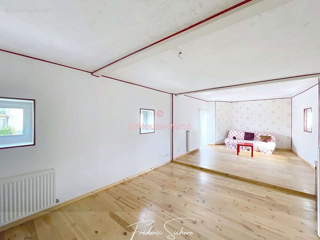 Maison à LA CHAPELLE-THIREUIL