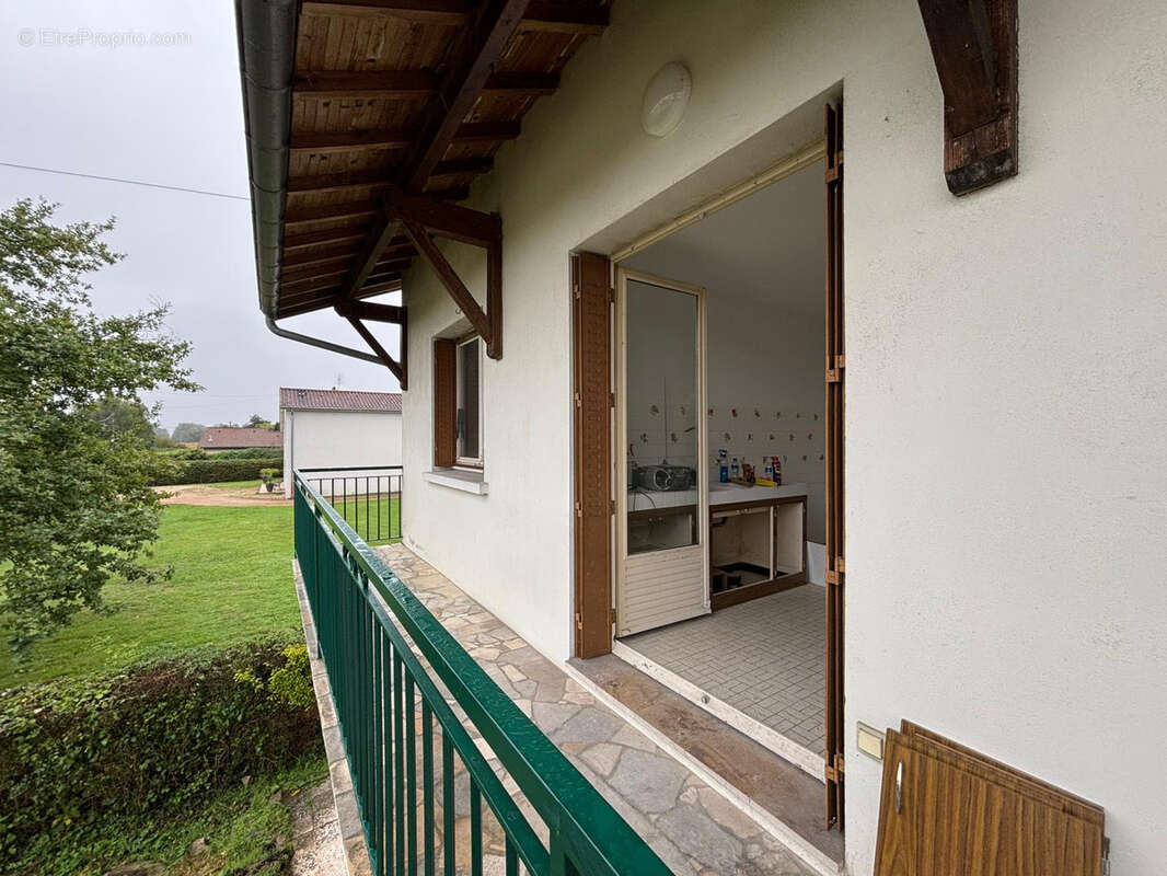 Maison à SAINT-CYR-SUR-MENTHON