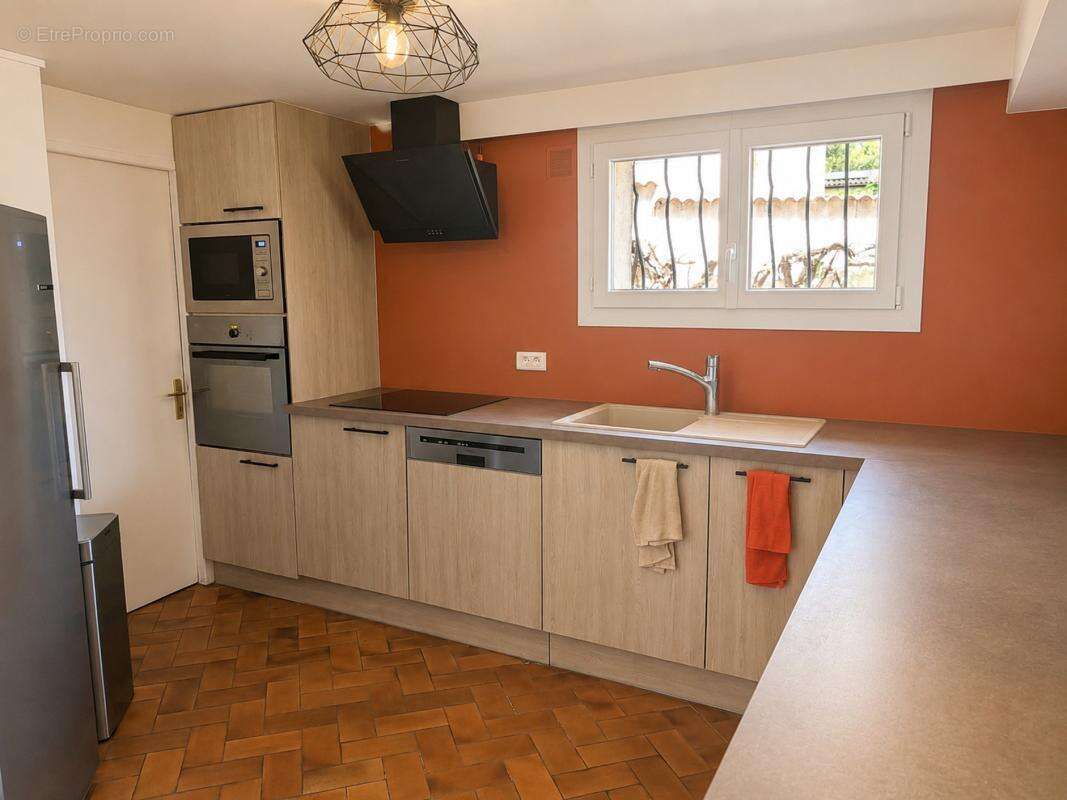 Maison 195 m² à Aix-En-Provence  - photo 3