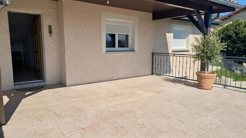 Maison à LA TOUR-DU-PIN