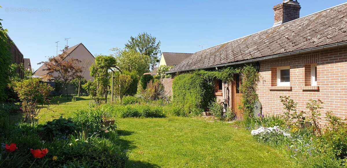Maison à GRANDVILLIERS