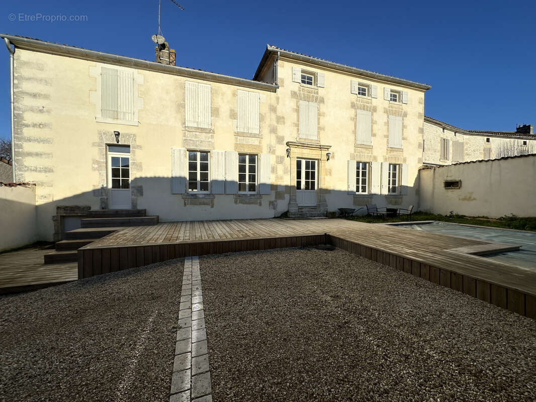 Maison à LOUZAC-SAINT-ANDRE