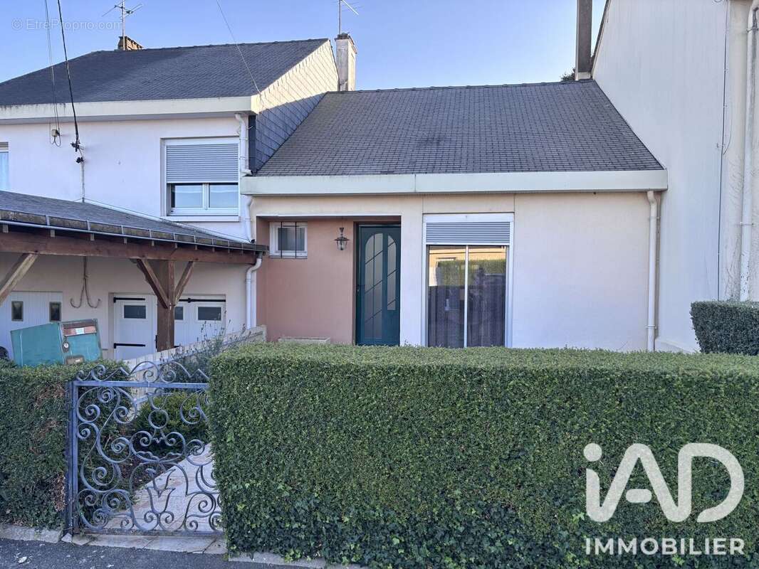 Maison 71 m² à Ernee  - photo 2